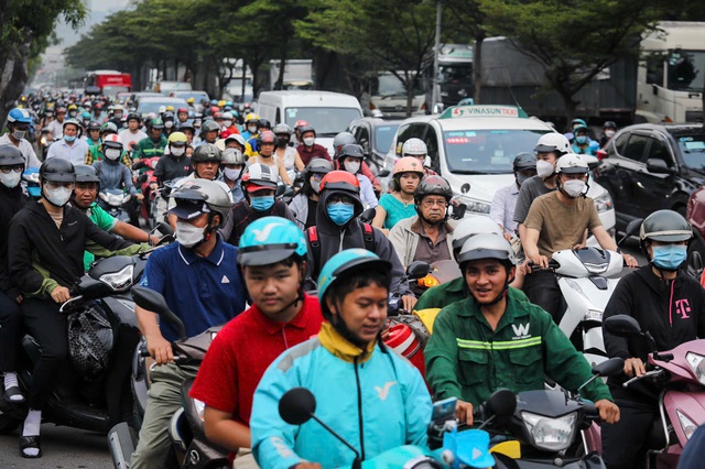 Không chỉ do hạ tầng, Công an TP.HCM nêu 'thủ phạm' thật sự gây kẹt xe - Ảnh 3.