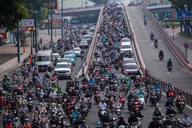 Không chỉ do hạ tầng, Công an TP.HCM nêu 'thủ phạm' thật sự gây kẹt xe - Ảnh 1.