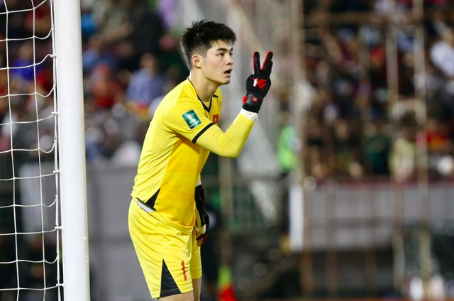 Ai ngờ c&oacute; ng&agrave;y Nam Định đấu HAGL để đua trụ hạng: V-League khắc nghiệt cỡ n&agrave;y
- Ảnh 2.