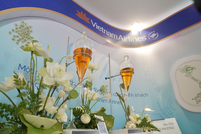 'Nhã' của Vietnam Airlines: Mùi hương độc bản, tham vọng 'thả neo' vào ký ức hành khách- Ảnh 2. 'Nhã' của Vietnam Airlines: Mùi hương độc bản, tham vọng 'thả neo' vào ký ức hành khách- Ảnh 2.