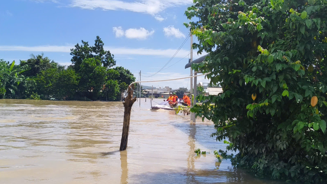 Lâm Đồng: Hàm Thuận tan hoang trong nước lũ lịch sử, Hàm Thắng dân chạy thâu đêm - Ảnh 5.