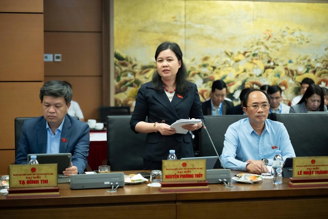 Đại biểu đề nghị bỏ giấy 'xác nhận thông tin cư trú'- Ảnh 1. Đại biểu đề nghị bỏ giấy 'xác nhận thông tin cư trú'- Ảnh 1.