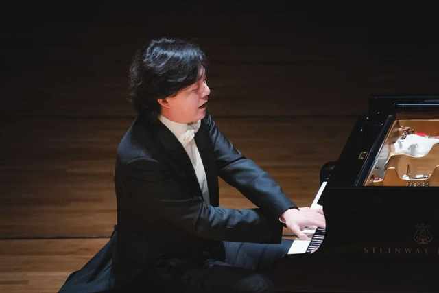 'Thiên tài piano Trung Quốc' Lý Vân Địch bị tố hiếp dâm - Ảnh 1.