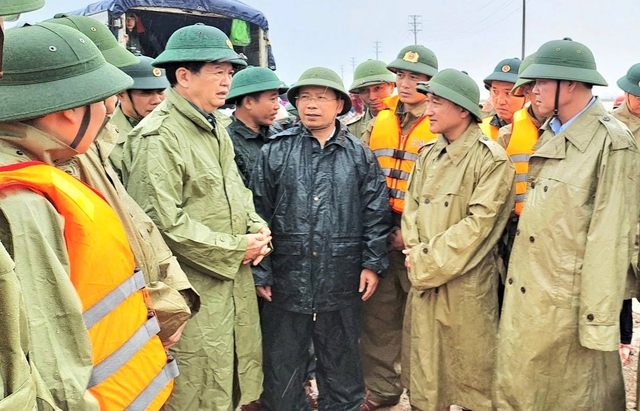 Phó thủ tướng Mai Văn Chính chỉ đạo ứng phó mưa lũ ở Hà Tĩnh- Ảnh 1. Phó thủ tướng Mai Văn Chính chỉ đạo ứng phó mưa lũ ở Hà Tĩnh- Ảnh 1.