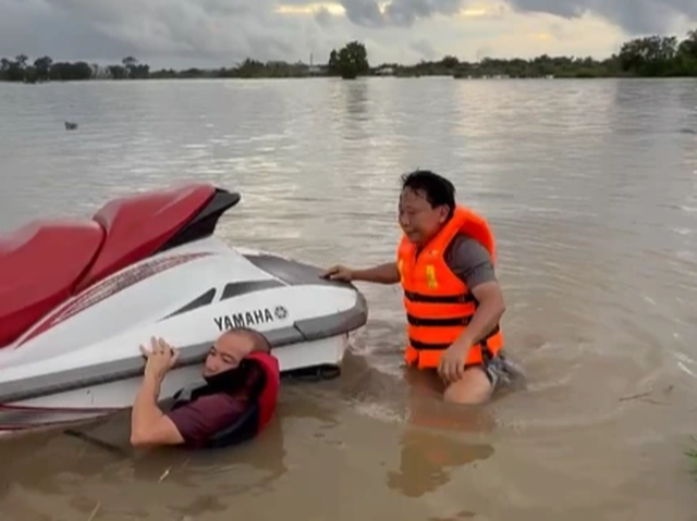 Lâm Đồng: Hàm Thuận tan hoang trong nước lũ lịch sử, Hàm Thắng dân chạy thâu đêm - Ảnh 1.