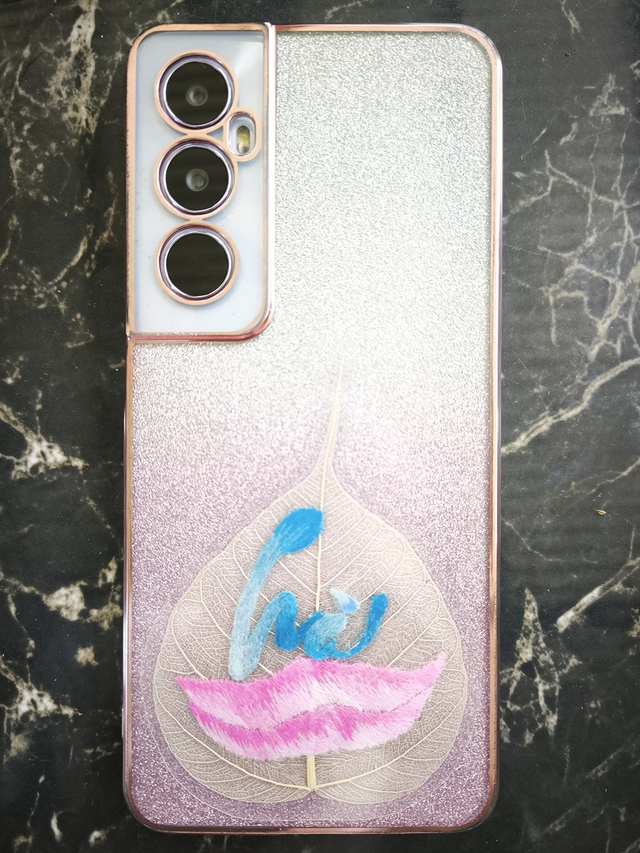 Đôi tay khuyết thêu tranh lên… lá bồ đề- Ảnh 2. Đôi tay khuyết thêu tranh lên… lá bồ đề- Ảnh 2.