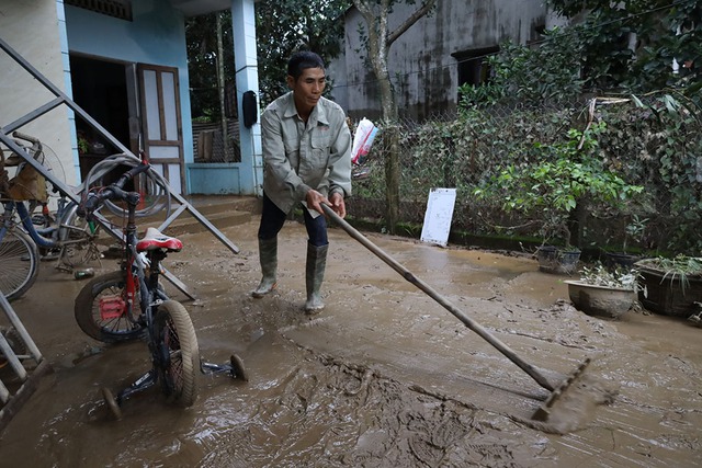 Sau lũ dữ, t&igrave;nh người ở lại- Ảnh 1.