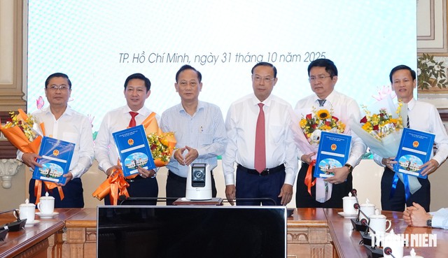 - Ảnh 1. TP.HCM điều động 3 phó giám đốc Sở Nông nghiệp và Môi trường - Ảnh 1.