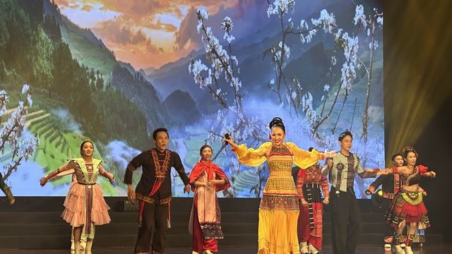 Tạ Minh Tâm, Giáng Son... ngồi 'ghế nóng' Liên hoan âm nhạc toàn quốc mở rộng 2025 - Ảnh 8.