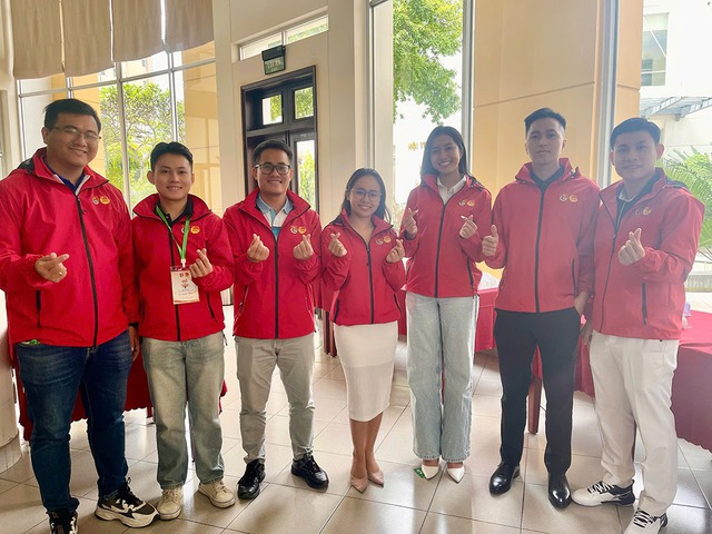 200 đại biểu thanh niên Việt Nam tham gia 'Hành trình đỏ' tại Trung Quốc- Ảnh 2. 200 đại biểu thanh niên Việt Nam tham gia 'Hành trình đỏ' tại Trung Quốc- Ảnh 2.