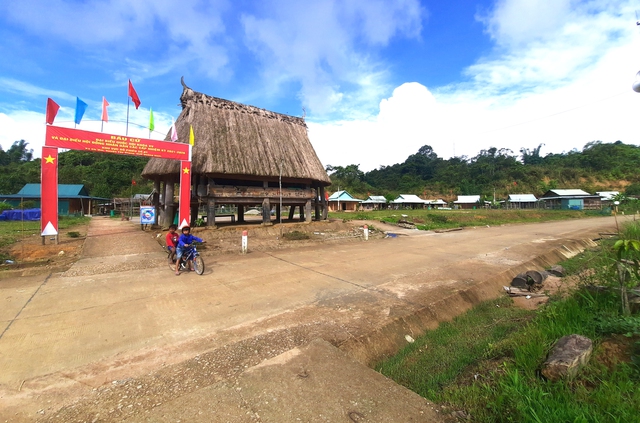 Những ân nhân thầm lặng của làng Cơ Tu ở Đà Nẵng: Hiến đất vì cộng đồng - Ảnh 5. Những ân nhân thầm lặng của làng Cơ Tu ở Đà Nẵng: Hiến đất vì cộng đồng - Ảnh 5.