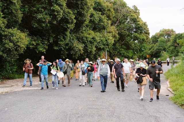 Du khách đến bán đảo Sơn Trà tăng mạnh sau 3 năm đóng cửa vì sạt lở - Ảnh 1. Du khách đến bán đảo Sơn Trà tăng mạnh sau 3 năm đóng cửa vì sạt lở - Ảnh 1.