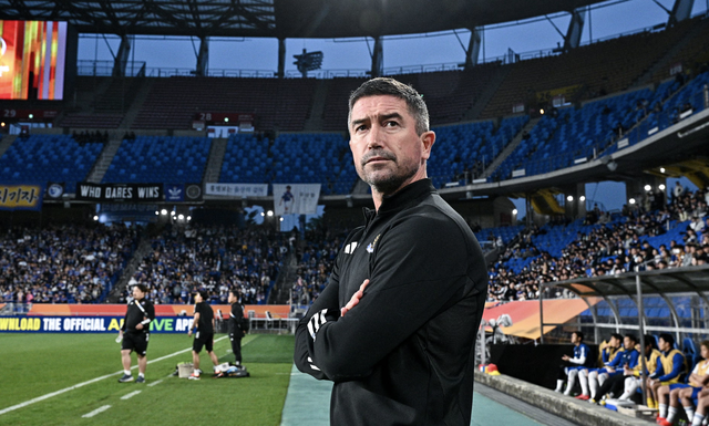 Huyền thoại triệu USD Harry Kewell: 'Tôi sẽ đưa CLB Hà Nội về vị thế vốn có'- Ảnh 1. Huyền thoại triệu USD Harry Kewell: 'Tôi sẽ đưa CLB Hà Nội về vị thế vốn có'- Ảnh 1.