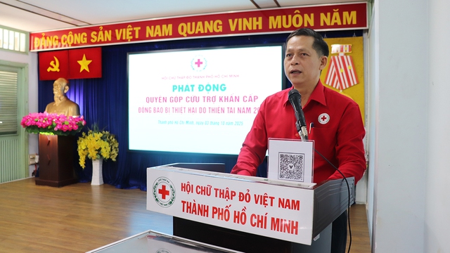 Hội Chữ thập đỏ TP.HCM phát động quyên góp ủng hộ đồng bào bị thiên tai - Ảnh 1.