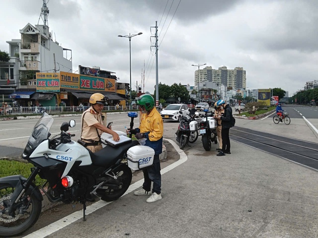 Tra cứu danh sách 83 xe máy đi vào đường cấm bị CSGT Hàng Xanh phạt nguội- Ảnh 3. Tra cứu danh sách 83 xe máy đi vào đường cấm bị CSGT Hàng Xanh phạt nguội- Ảnh 3.