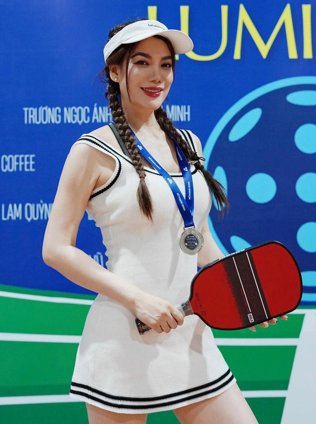 Trương Ngọc &Aacute;nh trẻ trung, quyến rũ ở tuổi U.50- Ảnh 9.