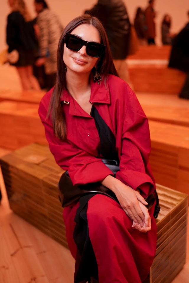 'Diệu tuyệt sư th&aacute;i' Huệ Anh Hồng: Biểu tượng thời trang ở tuổi 65 - Ảnh 10.