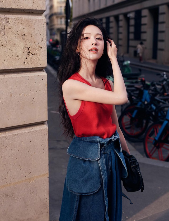 'Diệu tuyệt sư th&aacute;i' Huệ Anh Hồng: Biểu tượng thời trang ở tuổi 65 - Ảnh 6.