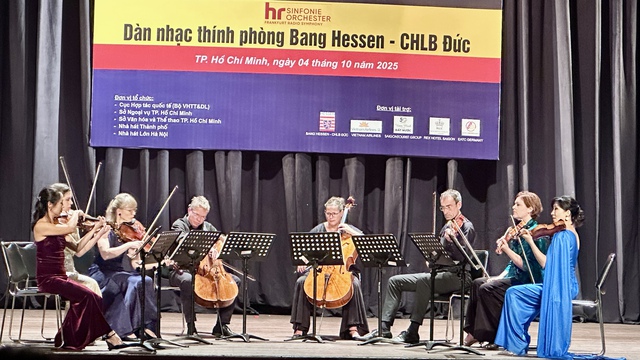 Hòa nhạc kỷ niệm 50…