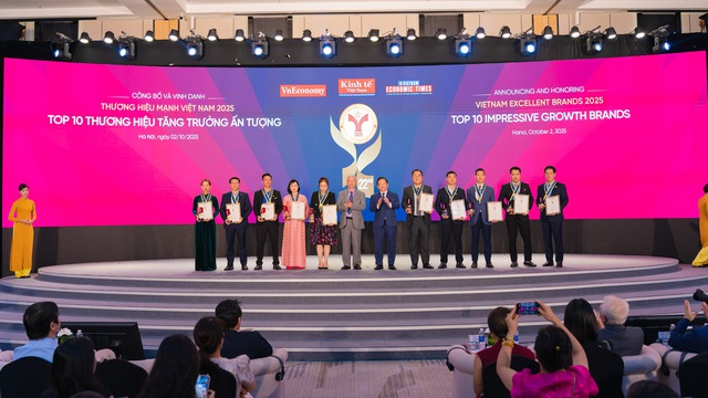 Long Châu được vinh danh "Top 10 Thương hiệu Tăng trưởng ấn tượng" tại Thương hiệu Mạnh Việt Nam 2025- Ảnh 3. Long Châu được vinh danh "Top 10 Thương hiệu Tăng trưởng ấn tượng" tại Thương hiệu Mạnh Việt Nam 2025- Ảnh 3.