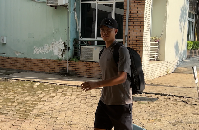 Trần Thành Trung ‘sánh bước’ cùng Vadim Nguyễn hội quân U.23 Việt Nam, Lý Đức vội tập gym- Ảnh 5. Trần Thành Trung ‘sánh bước’ cùng Vadim Nguyễn hội quân U.23 Việt Nam, Lý Đức vội tập gym- Ảnh 5.