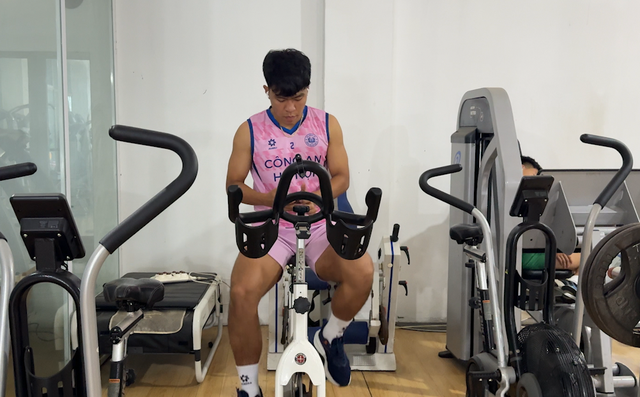 Trần Thành Trung ‘sánh bước’ cùng Vadim Nguyễn hội quân U.23 Việt Nam, Lý Đức vội tập gym- Ảnh 3. Trần Thành Trung ‘sánh bước’ cùng Vadim Nguyễn hội quân U.23 Việt Nam, Lý Đức vội tập gym- Ảnh 3.