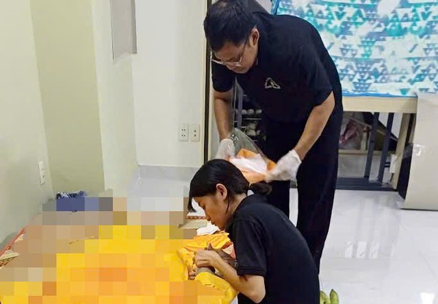 Nghề làm đẹp cho người chết: Cô gái mồ côi vào nghề từ tuổi 14- Ảnh 2.