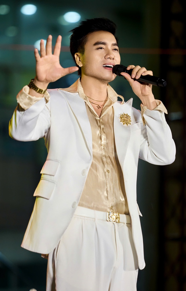 Dương Quốc Hưng tri ân tiền nhân qua bộ ảnh hát bội - Ảnh 5.