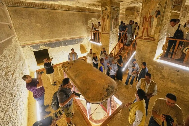 Mở cửa lăng mộ pharaoh ở Thung lũng các…