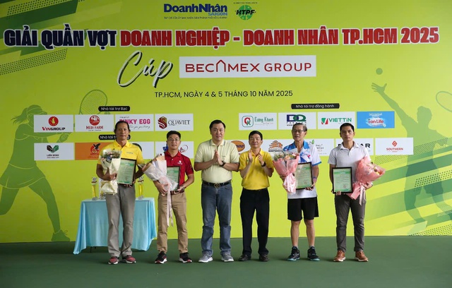 Nhiều khoảnh khắc th&uacute; vị giải quần vợt doanh nghiệp-doanh nh&acirc;n TP.HCM mở rộng 2025- Ảnh 1.