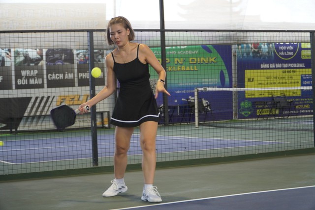 Kiếm h&agrave;ng chục triệu đồng mỗi th&aacute;ng với dịch vụ cho thu&ecirc; trang phục chơi pickleball - Ảnh 2.