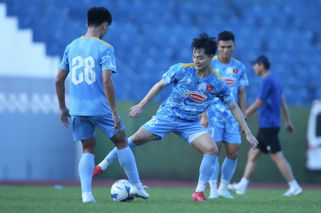 Tiến Linh nói điều bất ngờ về án phạt của Malaysia, quyết thắng đối thủ ở màn tái đấu- Ảnh 4. Tiến Linh nói điều bất ngờ về án phạt của Malaysia, quyết thắng đối thủ ở màn tái đấu- Ảnh 4.