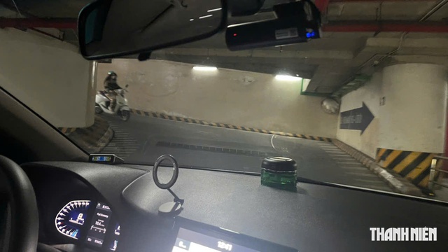 Mẹo đơn giản giúp 'tài mới' lái ô tô số tự động lên dốc cao dễ dàng - Ảnh 3.