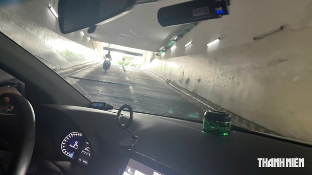 Mẹo đơn giản giúp 'tài mới' lái ô tô số tự động lên dốc cao dễ dàng - Ảnh 2.