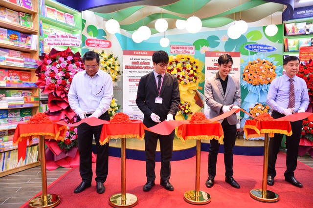 Nhà sách thông minh 5 tỉ đồng ở miền Tây có gì đặc biệt? - Ảnh 1.