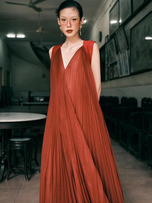 Váy suông, món đồ tối giản hoàn hảo cho mọi dịp- Ảnh 1.