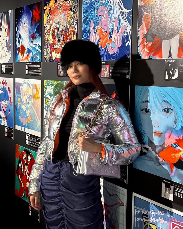 Mặc đẹp mà không lỗi mốt với áo len cổ lọ- Ảnh 2.