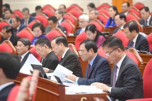 T.Ư Đảng thảo luận dự thảo vă…