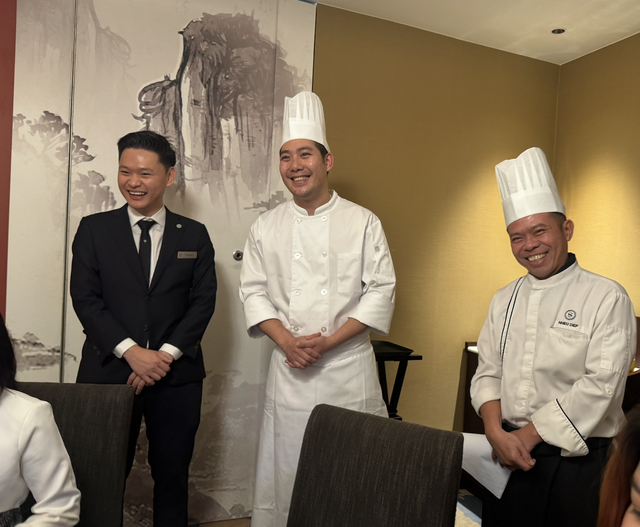 Đầu bếp Hồng Kông học chiên bánh cam đến… phồng tay để đãi khách Việt- Ảnh 4.