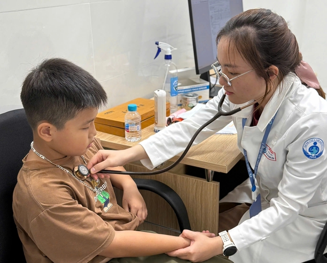 Bác sĩ khóc nghẹn khi nói về chuyến luân phiên đặc biệt ở đặc khu Côn Đảo - Ảnh 3.