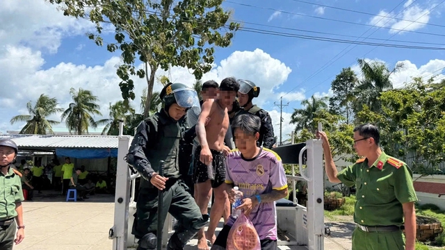 Tạm giữ 9 người cầm đầu vụ 314 học viên…