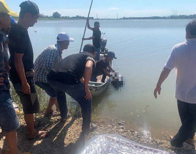 Chơi ở đập dâng Văn Phong trong đêm, 2 người phụ nữ đuối nước - Ảnh 1.