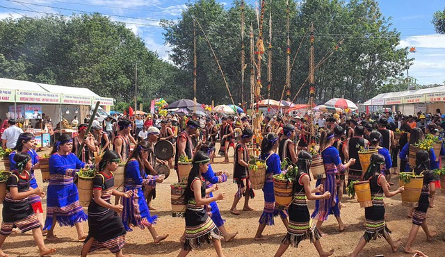 Chung dòng máu Lạc Hồng: Già làng giữ lửa nơi biên cương - Ảnh 4.