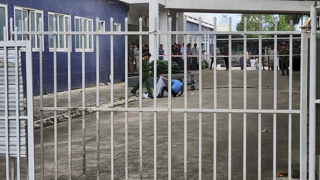 Điều tra vụ người đàn ông rơi từ lầu 8 bệnh viện xuống đất tử vong - Ảnh 3.