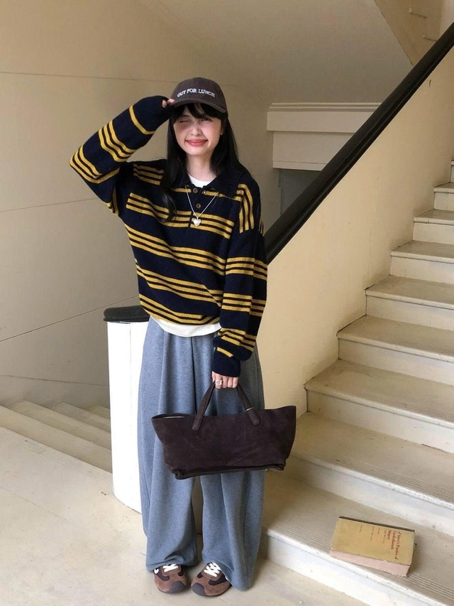 Áo polo tay dài, 'điểm sáng' cho phong cách đời thường sành điệu- Ảnh 6. Áo polo tay dài, 'điểm sáng' cho phong cách đời thường sành điệu- Ảnh 6.