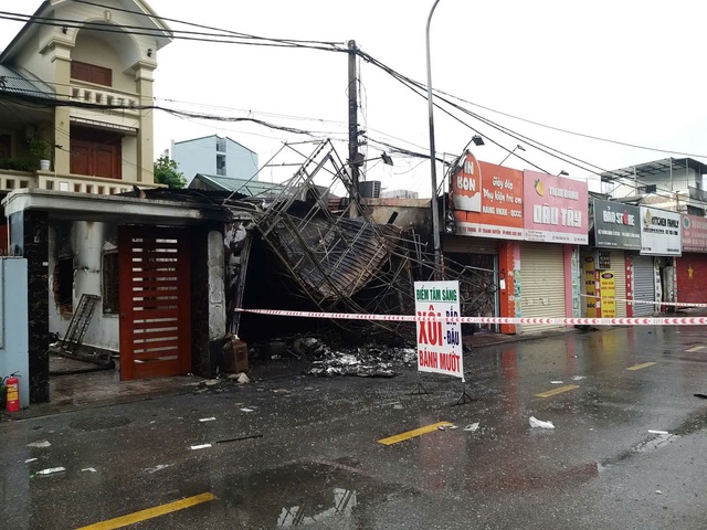 Cháy cửa hàng quần áo ở Nghệ An khiến 1 người tử vong trong đêm khuya - Ảnh 2.