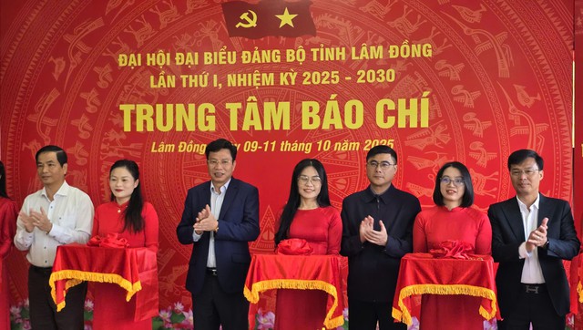 Khai trương Trung tâm báo chí phục vụ Đại hội Đảng bộ tỉnh Lâm Đồng lần I - Ảnh 1.