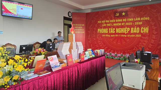 Khai trương Trung tâm báo chí phục vụ Đại hội Đảng bộ tỉnh Lâm Đồng lần I - Ảnh 2.