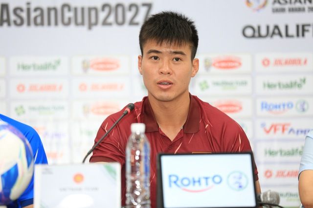 HLV Kim Sang-sik nói điều rất bất ngờ về án phạt Malaysia, mong mỏi đội tuyển Việt Nam thắng Nepal- Ảnh 2. HLV Kim Sang-sik nói điều rất bất ngờ về án phạt Malaysia, mong mỏi đội tuyển Việt Nam thắng Nepal- Ảnh 2.