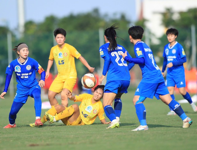 CLB TP.HCM I bị cầm hòa, Thùy Trang và đồng đội lỡ cơ hội vô địch sớm 1 vòng đấu- Ảnh 4.